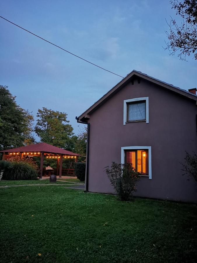 Villa Kuca Za Odmor Rubic Vinkovci Exterior foto